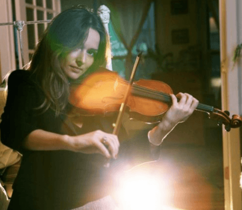 la violoniste classique de talent vient avec son premier album la fille idéale