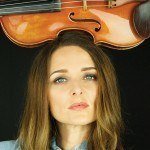 la violoniste de talent et chanteuse française Karen Brunon