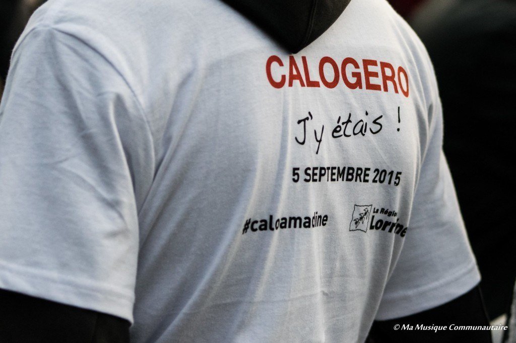 Beaucoup de fans de Calogero sont repartis avec leur Tee-Shirt