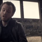 L'artiste français Benoît Dorémus pour la sortie de son clip