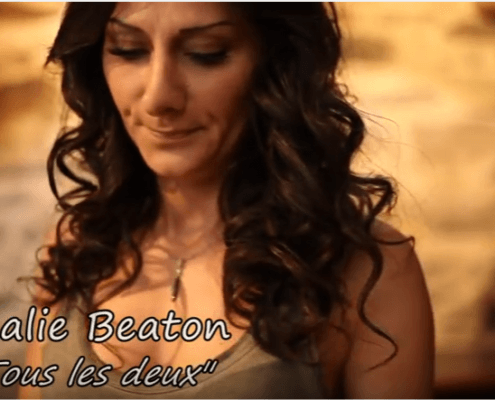 l'artiste Nathalie Beaton dans le clip Tous les deux