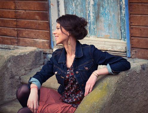 l'artiste française Lisa Milo lors de la promotion de son single Jusqu'au petit jour